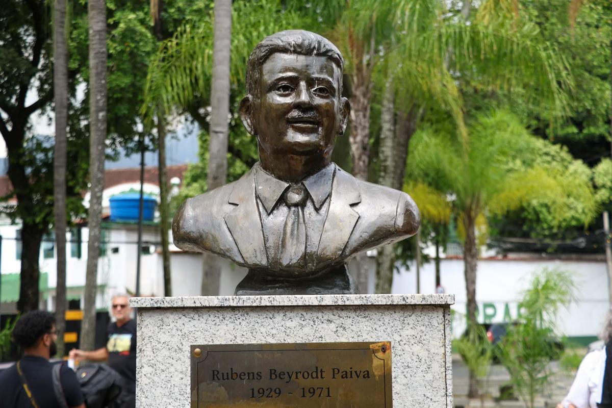 Dois bustos de Rubens Paiva estão instalados na Zona Norte do Rio de Janeiro (Foto/Tomaz Silva/Agência Brasil)