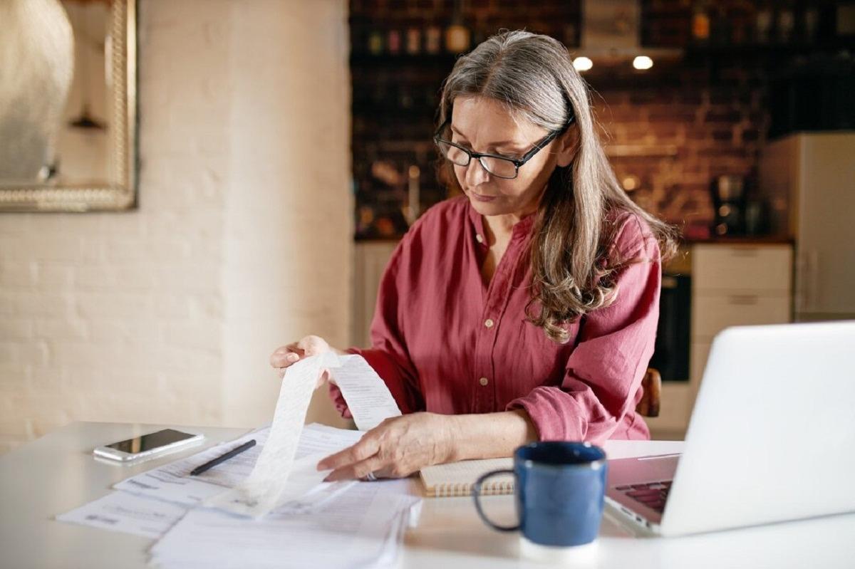 Maior parte das mulheres assume a responsabilidade sobre as finanças de casa (Foto/Freepik/Banco de Imagens)