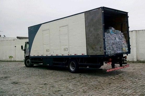 O veículo foi estacionado no cruzamento das ruas Paraíba e Vinícius de Morais, na Vila Santa Maria (Foto/Divulgação)