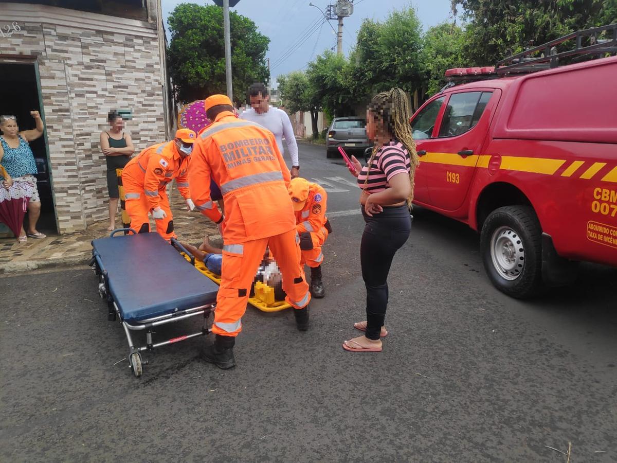 O impacto resultou em ferimentos no condutor da moto, que foi arremessado a uma distância de aproximadamente 10 metros do veículo (Foto/Divulgação)