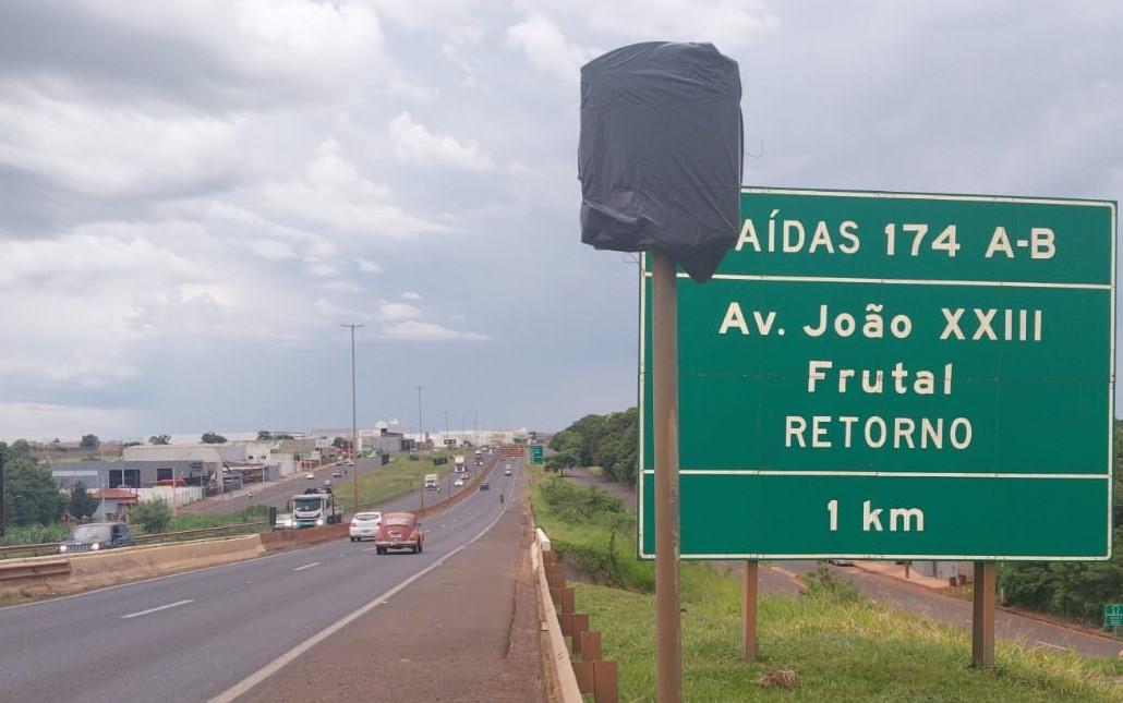 A Ecovias Minas Goiás, antiga Eco050, responsável pela administração da BR-050, esclareceu que o radar em questão está em manutenção após ter sido vandalizado por um transeunte (Foto/Divulgação)