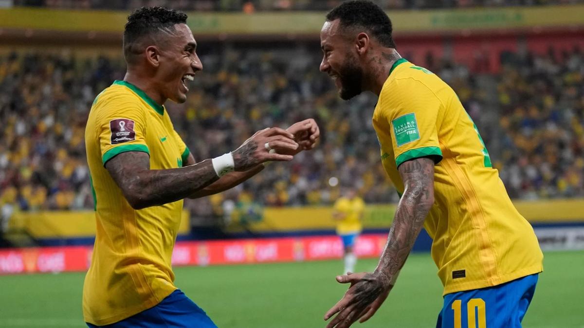 Segundo Rivaldo, Raphinha é o grande nome do futebol atualmente e Neymar joga em qualquer time, mesmo com 33 anos (Foto/AP Photo Andre Penner)