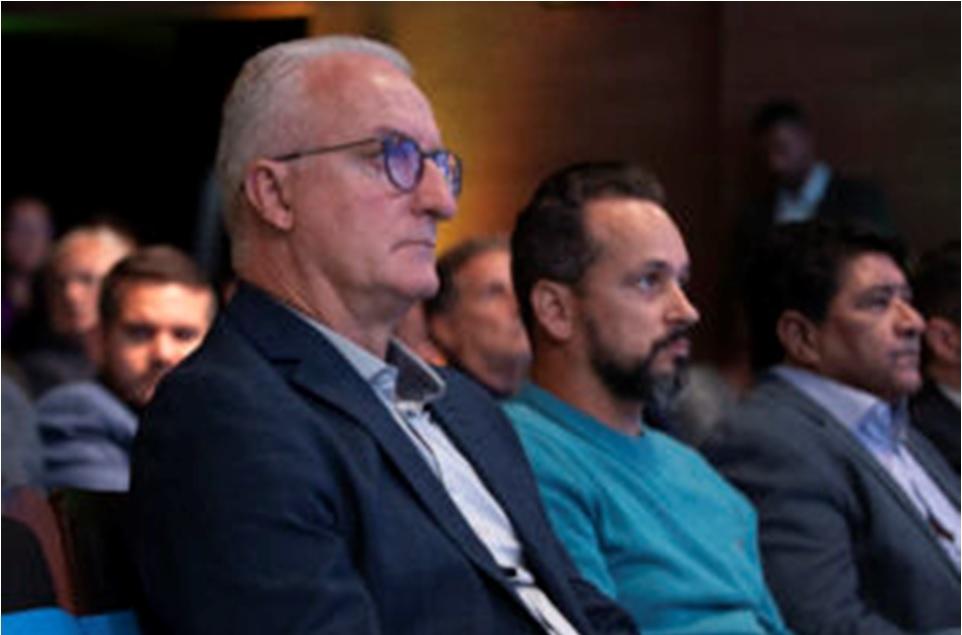 Sabiamente, Dorival Jr tentou diminuir o estrago que a fala de Raphinha está levando para o jogo de hoje (Foto/Leandro Lopes/CBF)