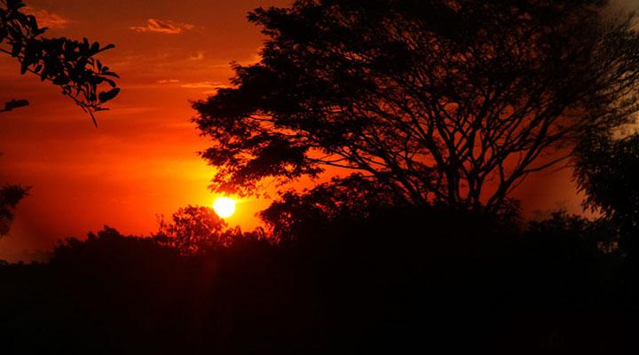 É a primeira vez em 18 anos que uma onda de calor atinge Minas Gerais, segundo o Inmet ( )