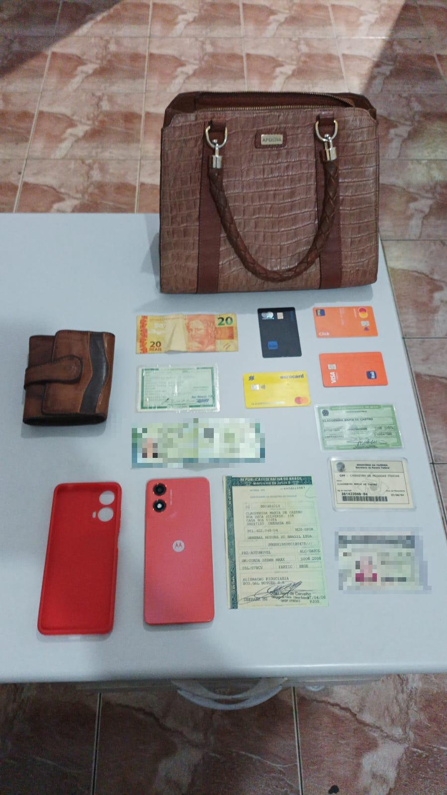 Do local, o criminoso levou uma bolsa, um celular Motorola, R$ 20 em dinheiro, documentos pessoais e quatro cartões bancários (Foto/Divulgação)