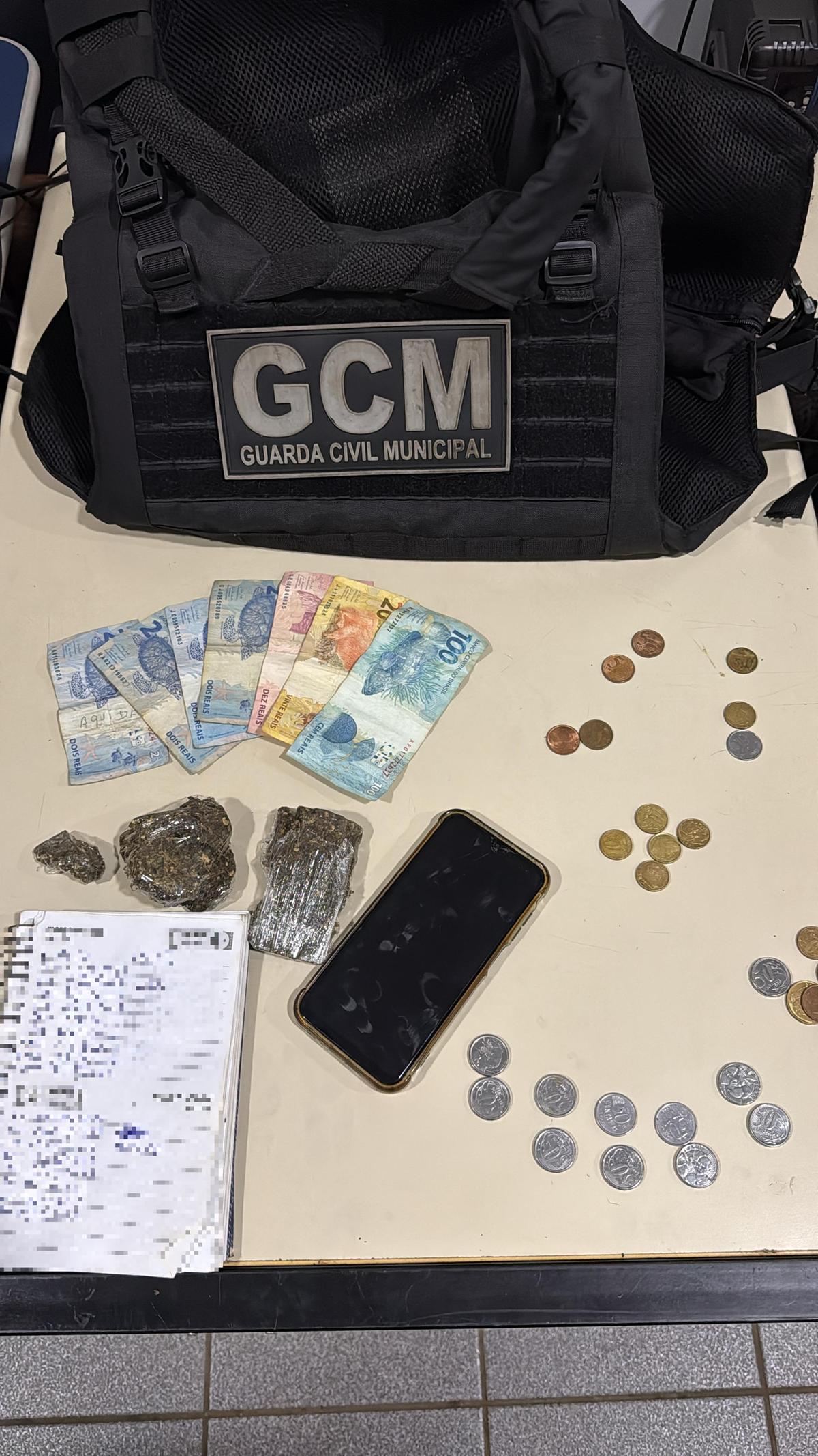 Materiais apreendidos pela Guarda com o indivíduo (Foto/Divulgação)