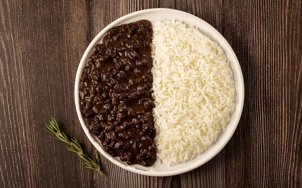 A pesquisa destaca que a base da alimentação de mineiros permanece concentrada em grupos de itens naturais ou menos industrializados (Foto/Reprodução)
