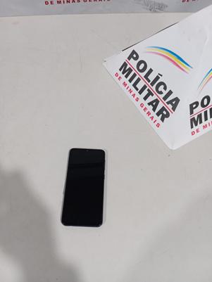 Após consulta ao sistema, os policiais constataram que o aparelho possuía registro de furto. (Foto/Divulgação)