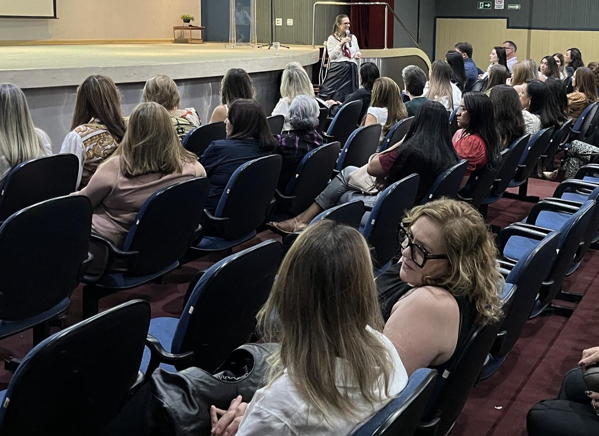 Palestras e roda de conversa integraram a programação voltada para mães empresárias na noite de quarta-feira na Aciu   (Foto/Divulgação)