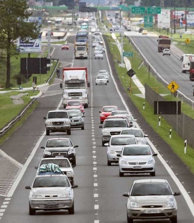 Três importantes rodovias federais e uma estadual apresentam interdições e restrições no tráfego de veículos (Foto/Reprodução)