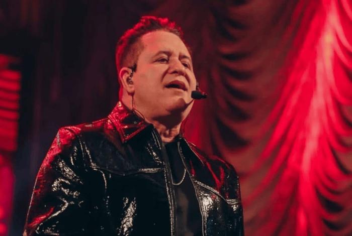 O incidente deixou músicos e fãs apreensivos, mas Bruno, visivelmente abalado no momento, fez questão de tranquilizar o público posteriormente através das redes sociais (Foto/Divulgação)