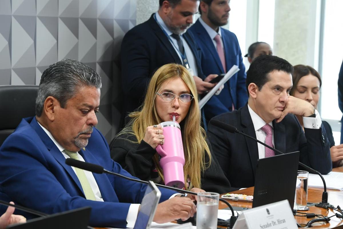 A influenciadora Virginia Fonseca presta depoimento, nesta terça-feira (13), na CPI das Bets do Senado (Foto/Divulgação Senado)