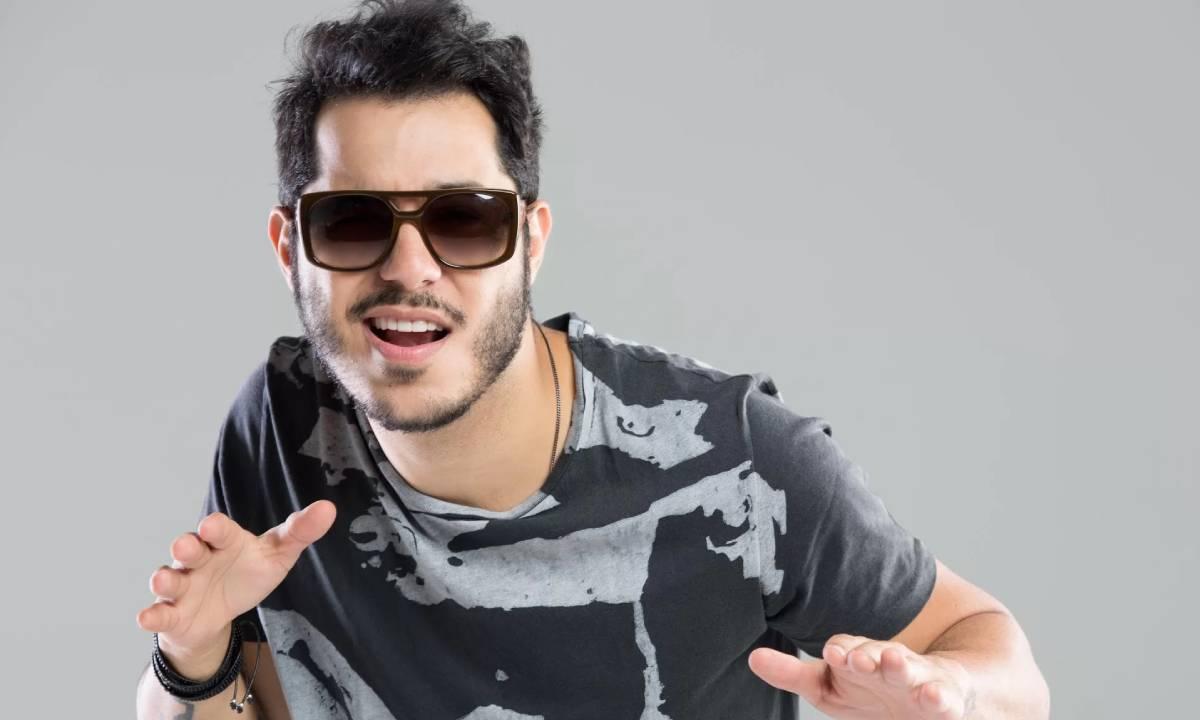 O cantor Tomate, que estará presente na CIA (Foto/Reprodução)