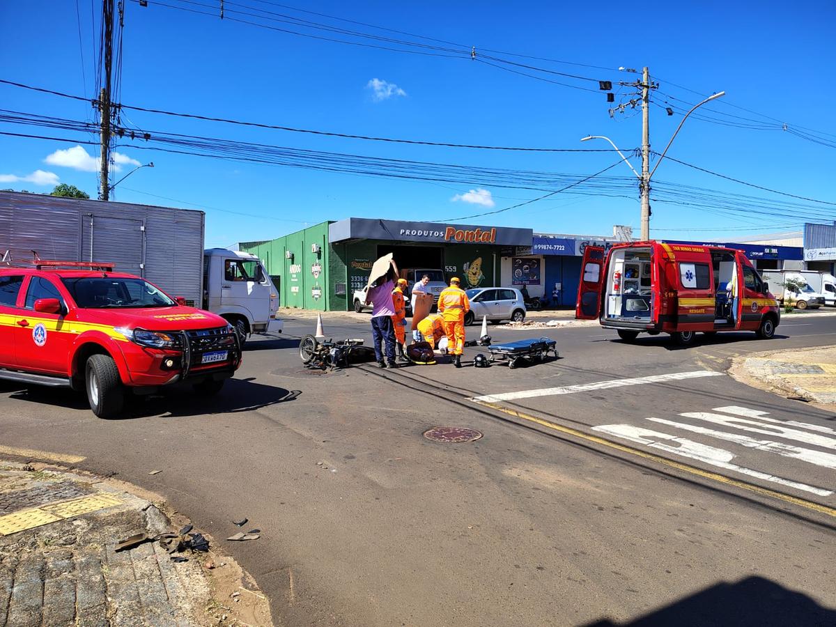 Vítimas foram imobilizadas e encaminhadas para atendimento hospitalar (Foto/Divulgação)