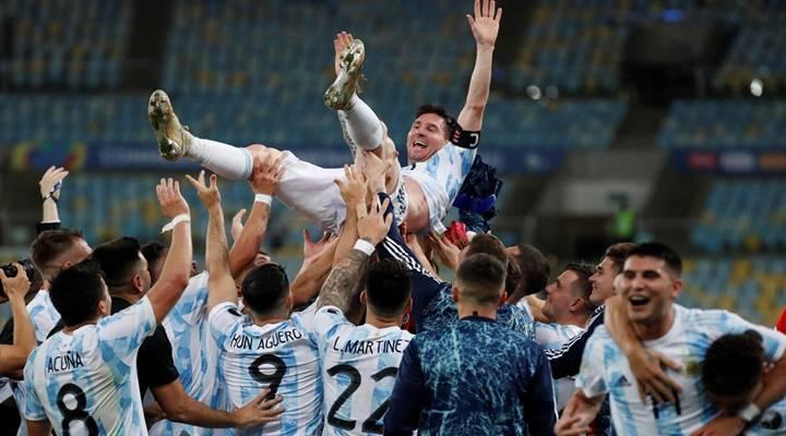 Messi está de volta à Seleção Argentina (Foto/Clarín)
