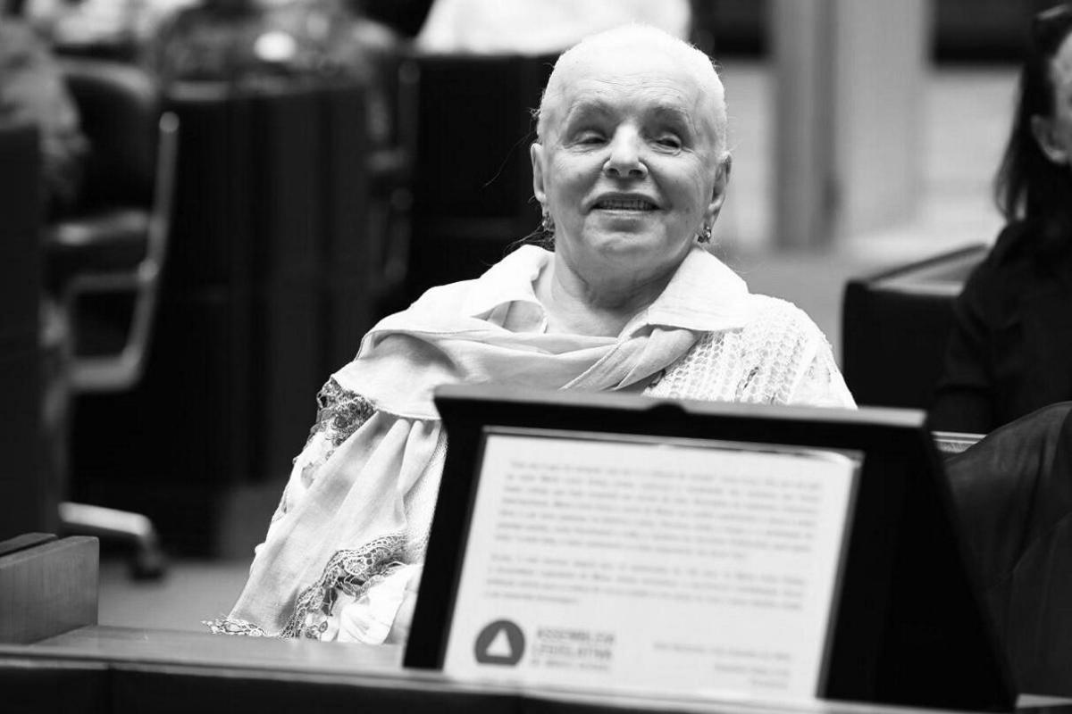 A cantora lírica Maria Lúcia Godoy durante homenagem a seu centenário na Assembleia Legislativa de Minas Gerais. (Foto/Assembleia Legislativa de Minas Gerais/Divulgação)