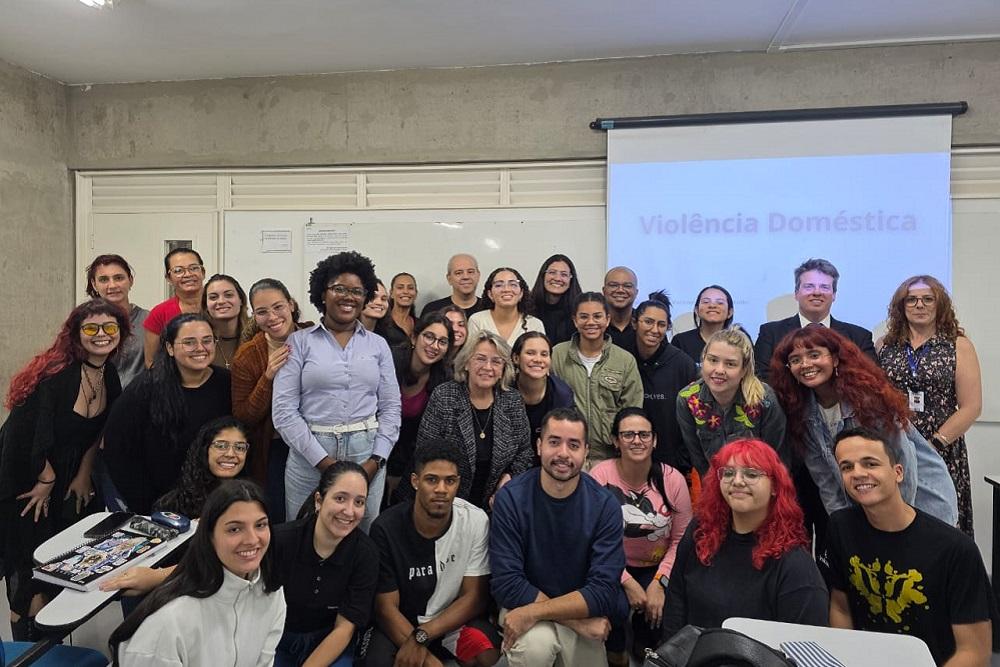 Palestra foi ministrada a estudantes do Curso de Psicologia da Uniube. (Foto/Divulgação Comsiv/TJMG)