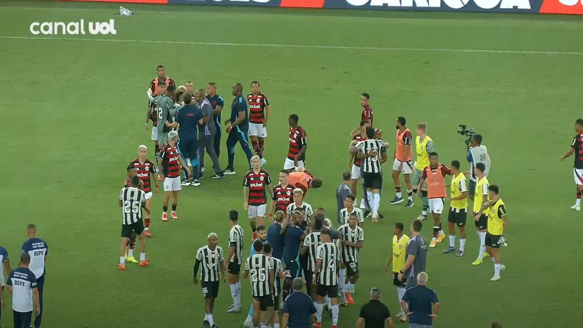 Flamengo x Botafogo devem fazer um clássico com muita rivalidade e com Maracanã lotado (Foto: Reprodução UOL)