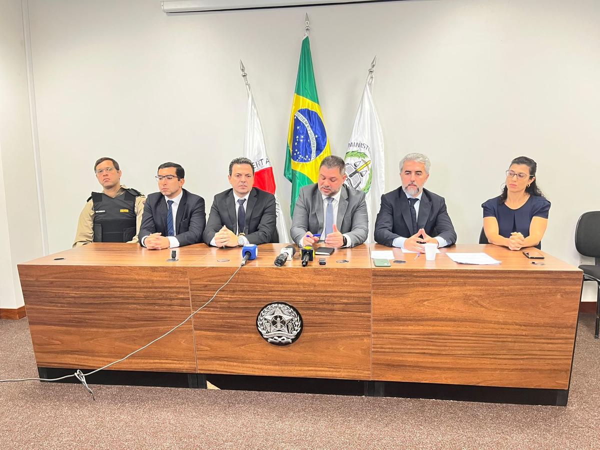 Durante a coletiva de imprensa nesta manhã, o promotor de Justiça de Defesa da Família de Uberaba, André Tuma pontuou que a vítima não tinha inimizades e descartou a prática de bullying (Foto/Joana Prata)