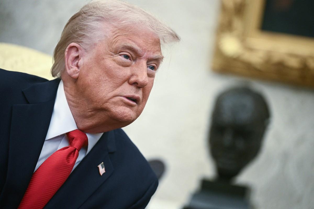 Trump segue com política de taxação (Foto/Brendan SMIALOWSKI/AFP)