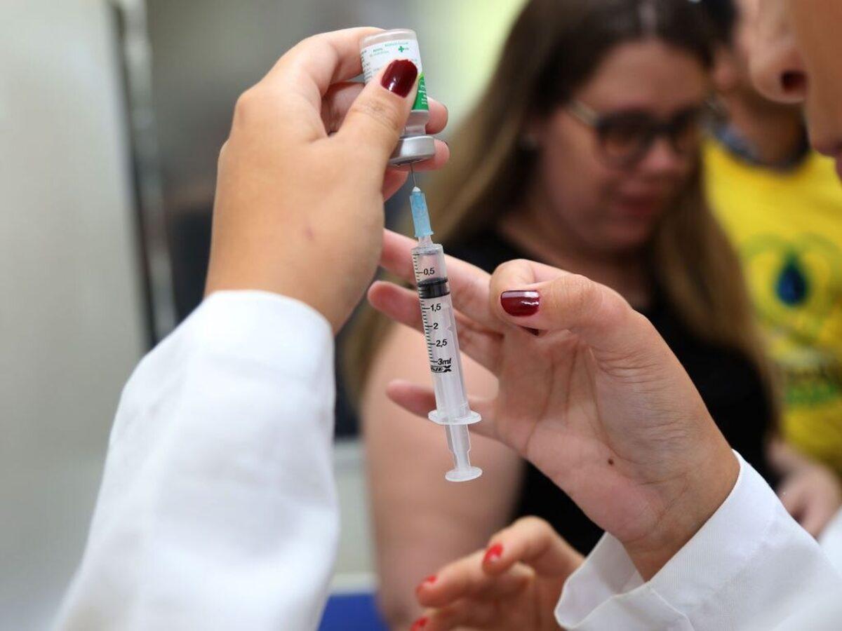 De acordo com informações da Rede Nacional de Dados em Saúde (RNDS), Uberaba está em posição de destaque em Minas Gerais quanto à imunização dos públicos prioritários (Foto/Reprodução)