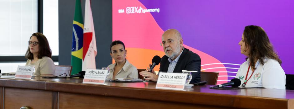 Titulares da Secretaria de Estado de Agricultura e Pecuária e do Instituto Mineiro de Agropecuária, durante entrevista ontem (Foto/Divulgação)