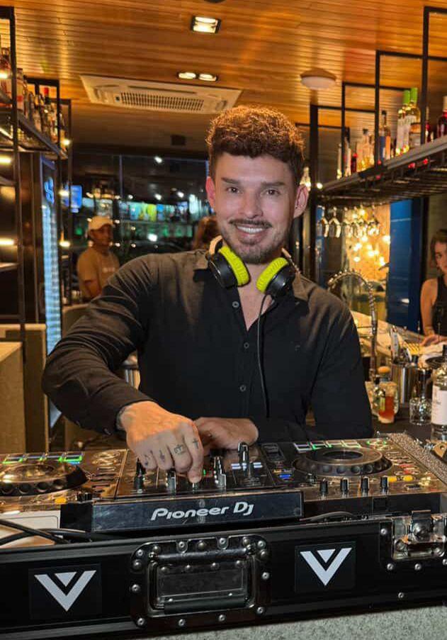 Vinicius com o seu projeto Vynomusik (Foto/Divulgação)