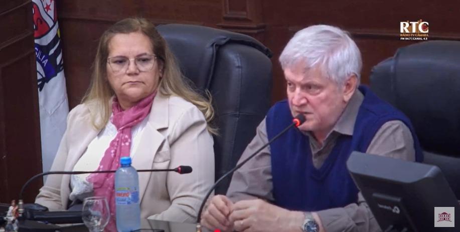 Secretário municipal de Fazenda, Roberto Tosto Dias, esteve ontem na Câmara Municipal para prestação de contas do primeiro quadrimestre (Foto/Reprodução)