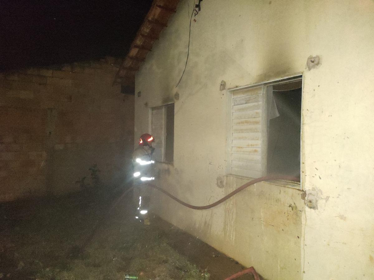 Ninguém ficou ferido (Foto: Divulgação Corpo de Bombeiros)