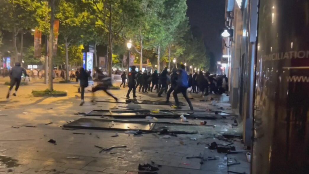 O que era para ser uma festa, rapidamente as comemorações deram lugar a confrontos, vandalismo e destruição (Foto/Reprodução TV Band)