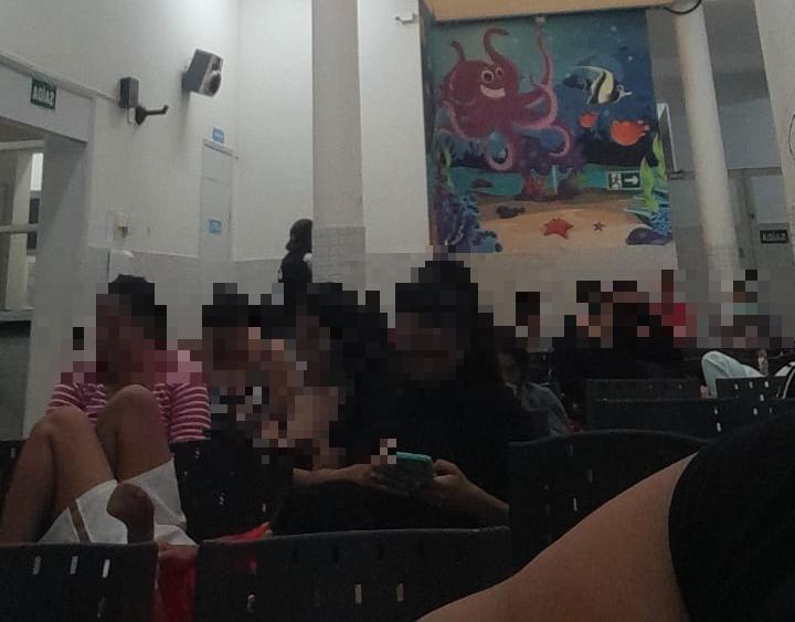 Muitas pessoas aguardavam atendimento no Hospital da Criança (Foto/Leitor)