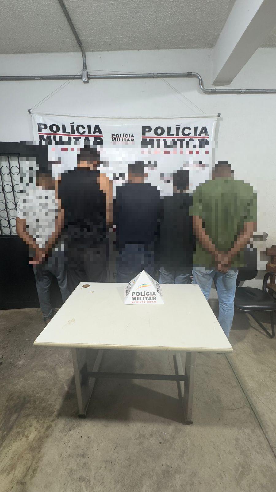 Os cinco suspeitos foram autuados por receptação e associação criminosa. (Foto/Divulgação)