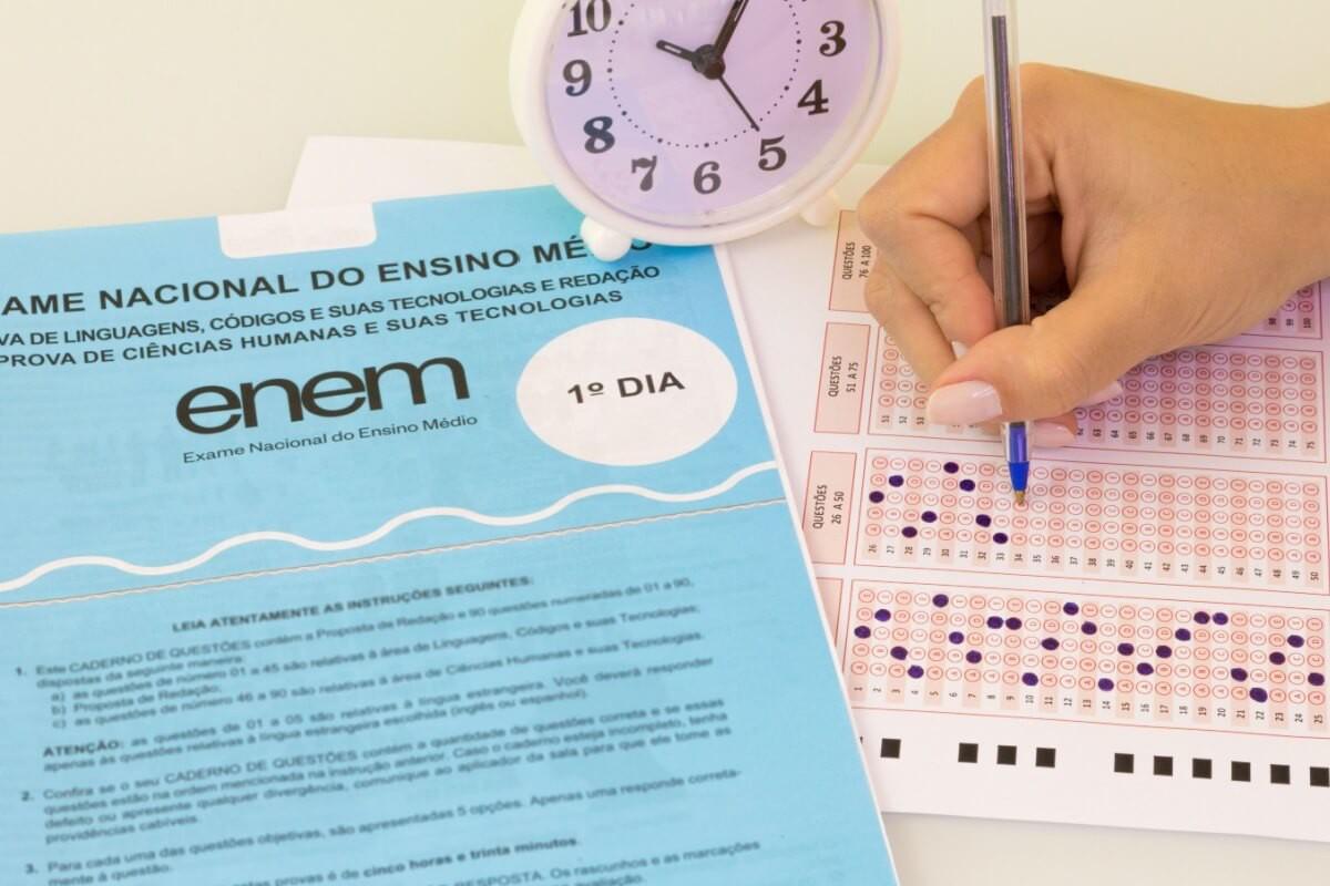 As provas do Enem 2025 serão aplicadas em todos os estados e no Distrito Federal nos dias 9 e 16 de novembro (Foto/Gabriel Ramos/Shutterstock)