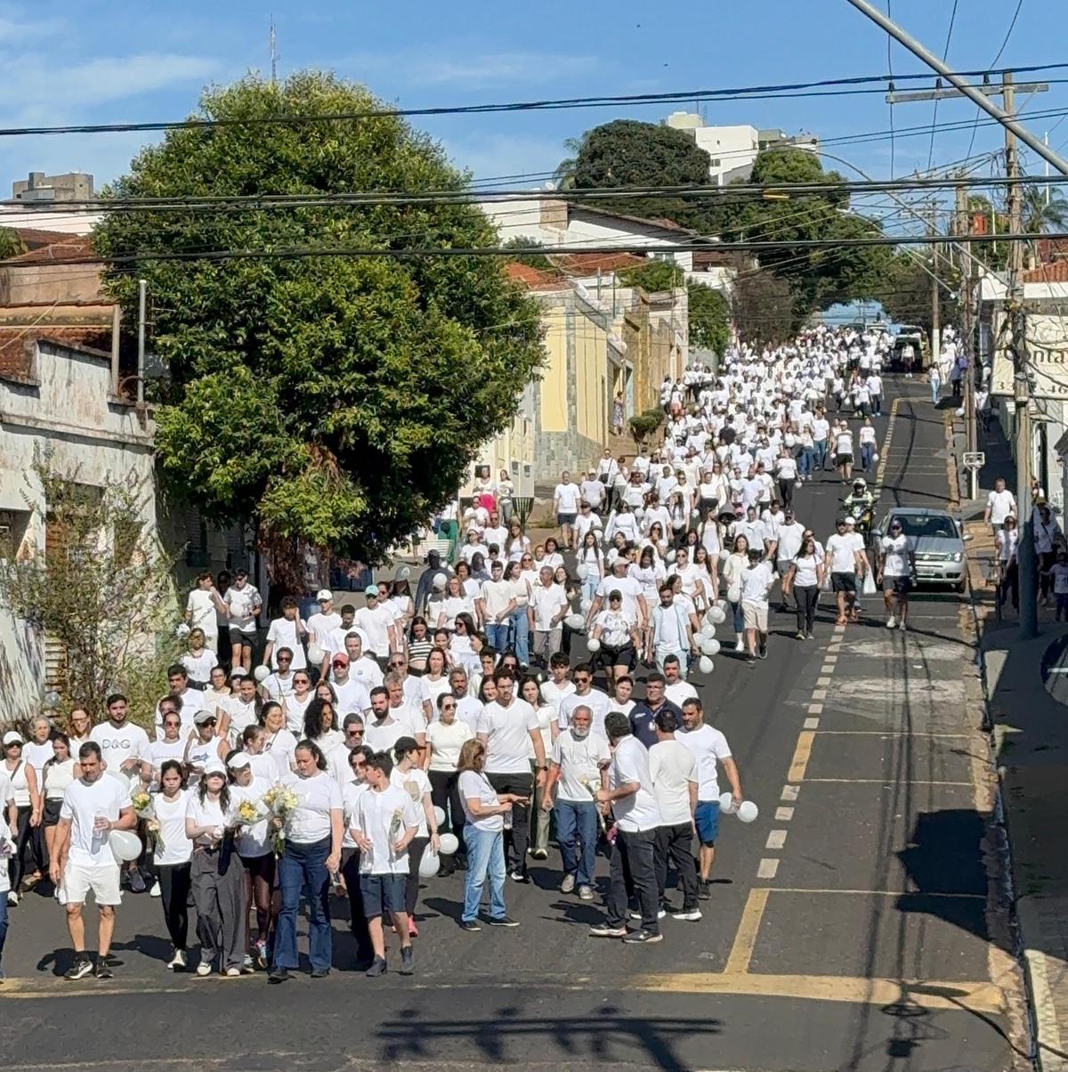 Passeata em homenagem a Melissa Campos, organizada pela Igreja Presbiteriana Central de Uberaba (Foto/Ana Beatriz Leite)
