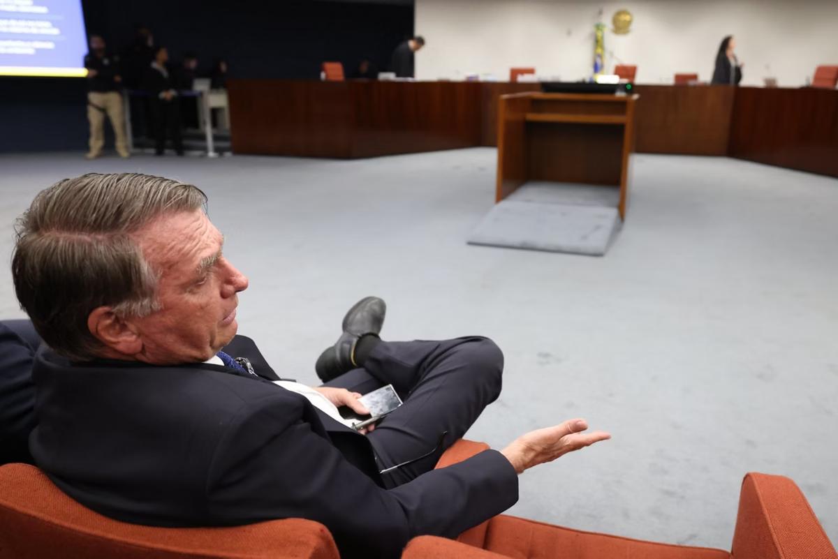 Jair Bolsonaro deve voltar como réu à Primeira Turma do STF, onde compareceu no recebimento de denúncia contra ele (Foto: Antonio Augusto/STF)