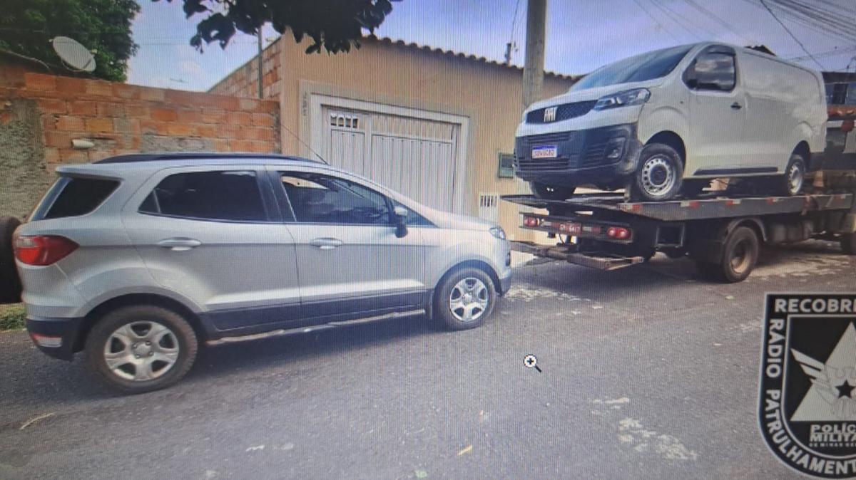 Um dos carros havia sido roubado no estado de São Paulo e o outro na cidade de Campo Florido (MG). (Foto/Divulgação)