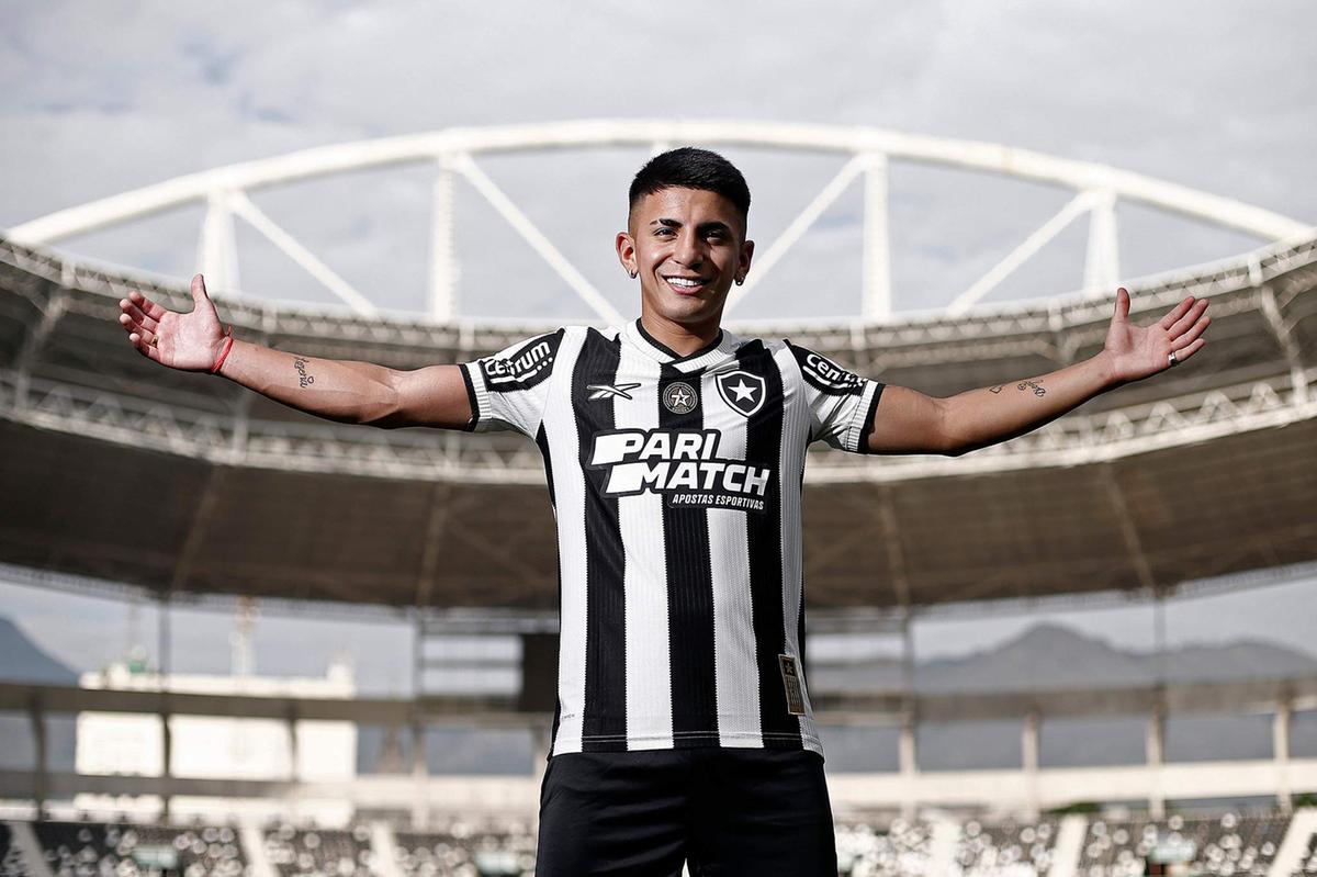 Almada deixou o Botafogo em janeiro deste ano (Foto/Vitor Silva/Botafogo)