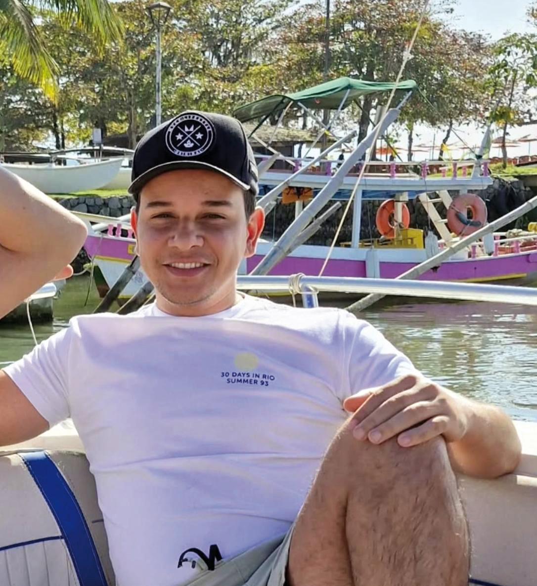 Amigo muito querido, Weider Stefan Borges celebra seu aniversário hoje ao lado dos que o amam. Parabéns! (Foto/Arquivo pessoal)