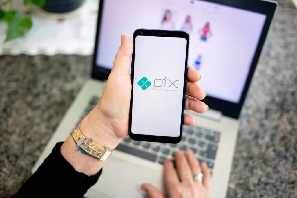 Falhas no Pix geram instabilidade em grandes bancos neste domingo (Foto: Reprodução)