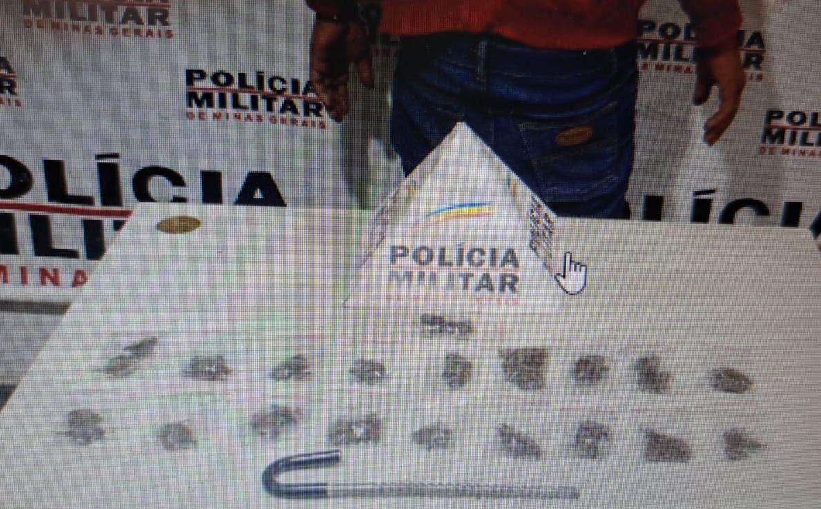 Durante as buscas na residência, os policiais localizaram a barra de ferro utilizada pelo adolescente para agredir o genitor. (Foto/Divulgação)