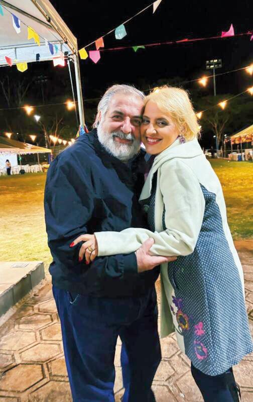 E no arraial do IEATM muita animação dos amigos Karim Mauad e Flávia (Foto/Arquivo pessoal)