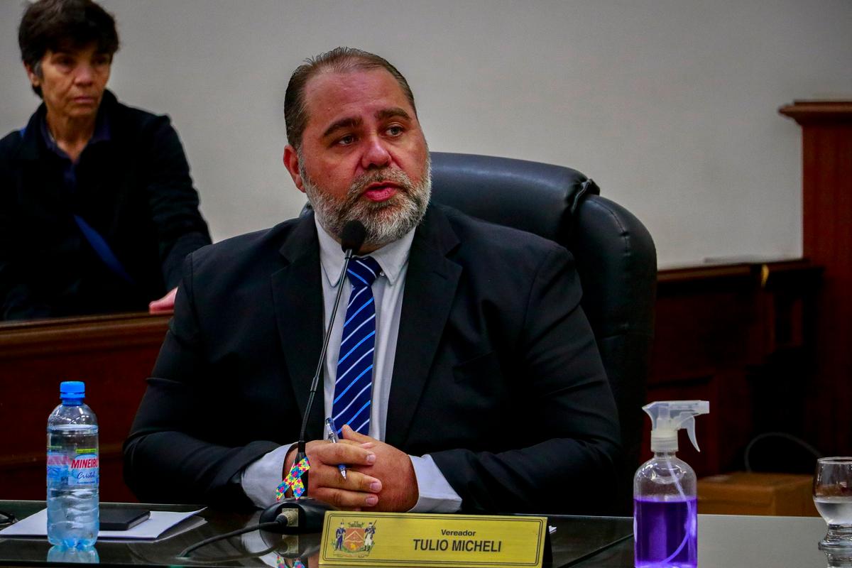 Vereador Tulio Micheli apresentou diversos questionamentos ao presidente da Codau durante a sessão de ontem (Foto/Rodrigo Garcia/CMU)