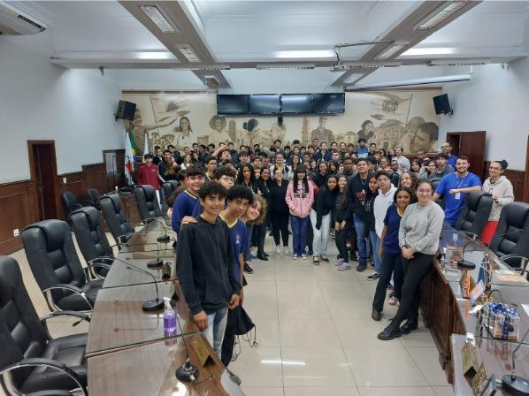 Estudantes na Câmara de Uberaba (Foto/Divulgação)