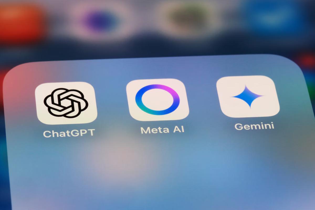 Ícones das inteligências artificiais ChatGPT, Meta AI e Gemini (Foto/iStock)