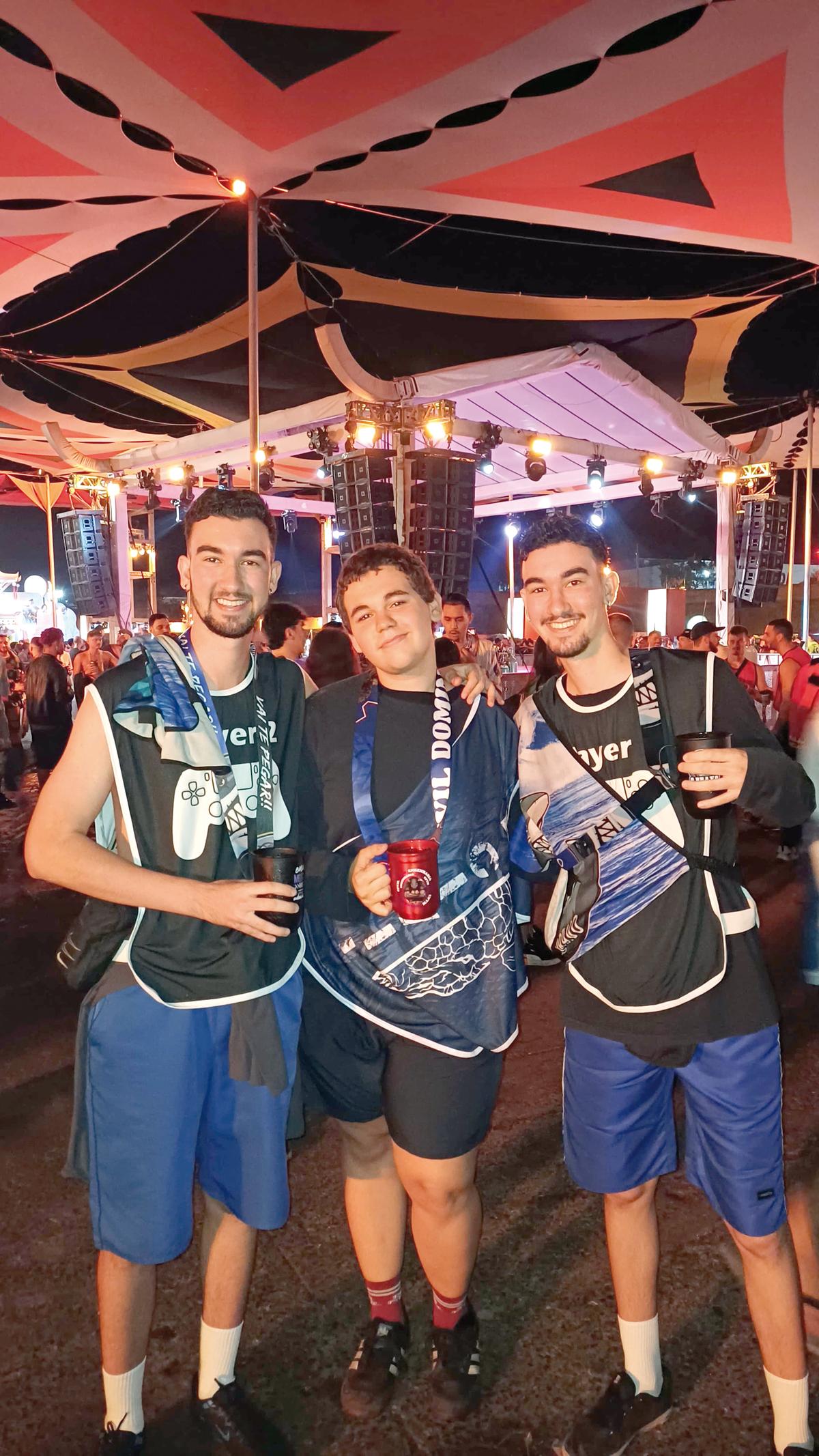 Os gêmeos Pedro e Gabriel Dorigan, Vierma de Barretos, para curtir os 10 anos de Cia 2025, junto com o primo, Guilherme (Foto/Arquivo pessoal)