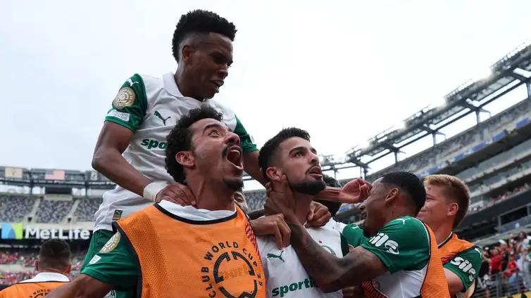 O jogador Flaco López, do Palmeiras, comemora gol contra a equipe do Al Ahly SC, durante partida válida pela fase de grupos, da Copa do Mundo de Clubes da Fifa, no Metlife Stadium (Foto/Cesar Greco/Palmeiras)