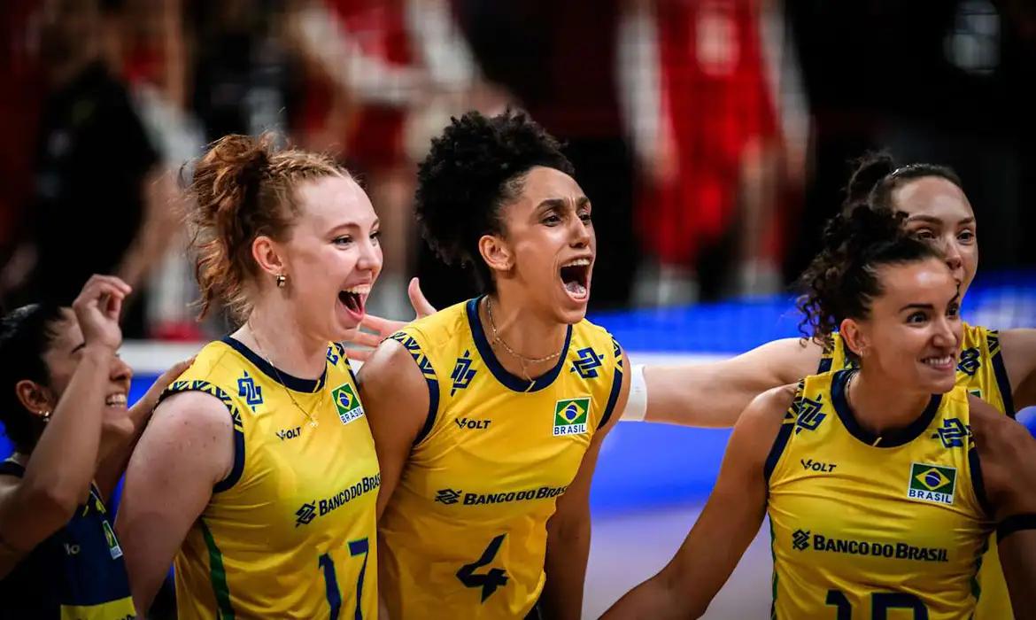 As brasileiras voltam à quadra na semana de 9 a 13 de julho, para partidas em Chiba, no Japão, contra Bulgária, França, Polônia e as donas da casa (Foto/World Volleyball/Divulgação)