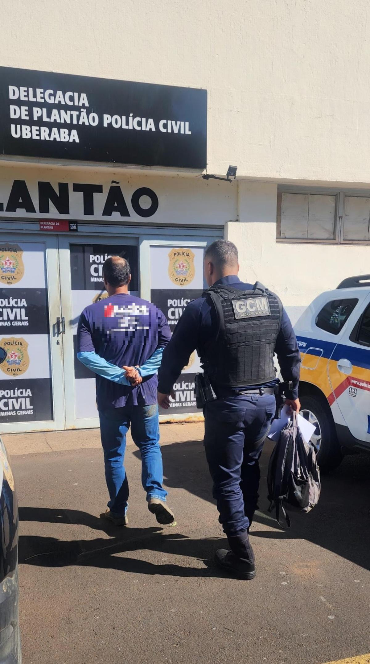 Durante a checagem documental, foi constatado que o condutor do automóvel não possuía Carteira Nacional de Habilitação e que o veículo estava com o licenciamento vencido (Foto/Divulgação)