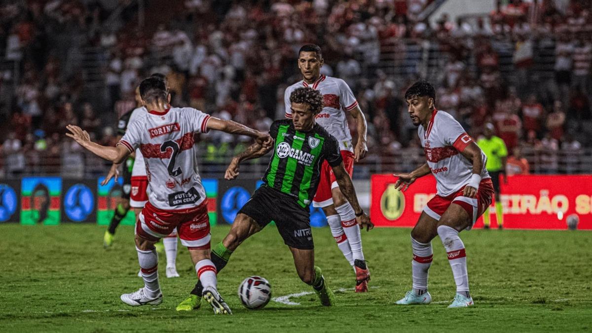 América e CRB se enfrentaram em Maceió pela Série B (Foto/ Renato Alexandre Fotografias)