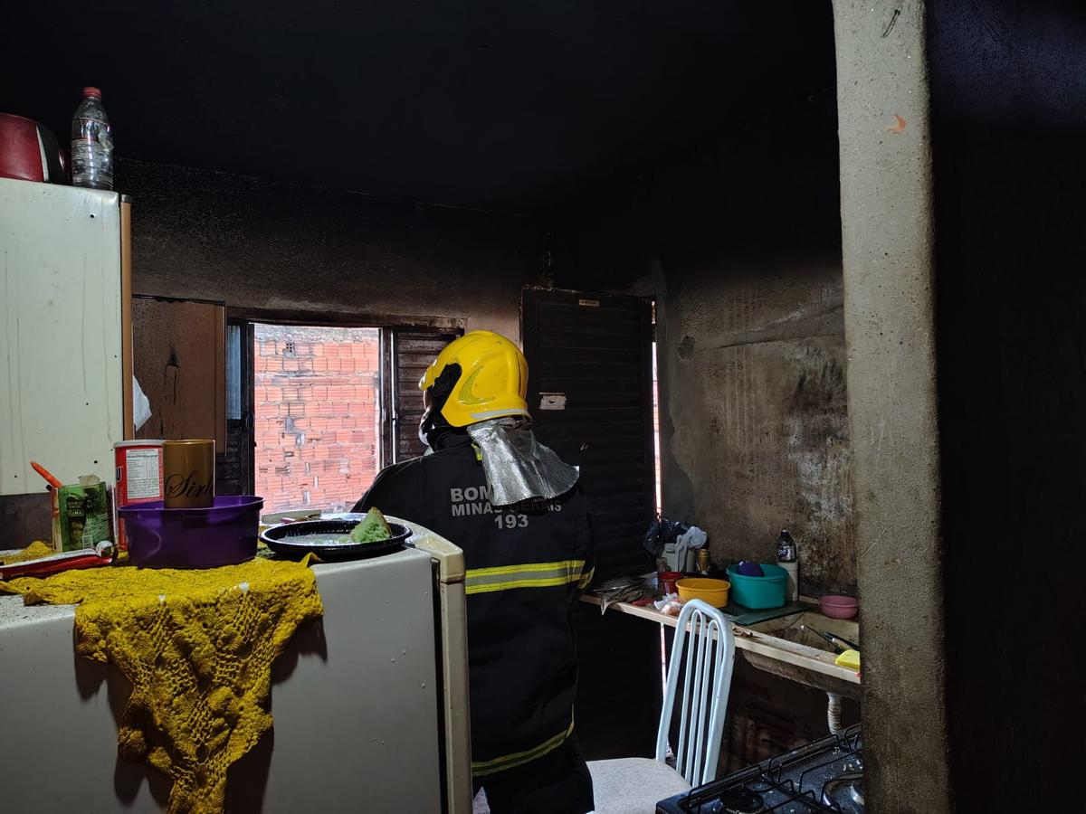 Quando os bombeiros chegaram ao local, o fogo já havia sido controlado (Foto/Divulgação)
